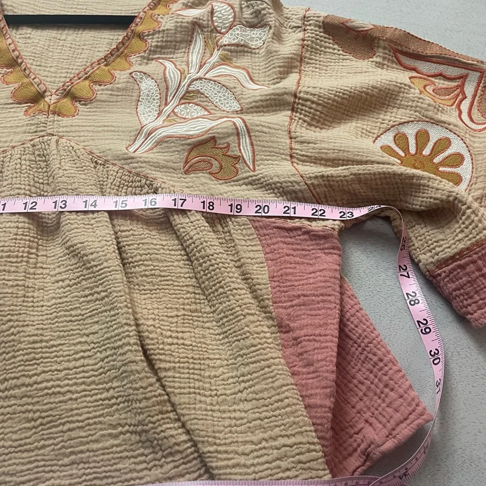 Easel Bohemian Embroidered Blouse in Tan and Pink Size Medium - Picture 4 of 12